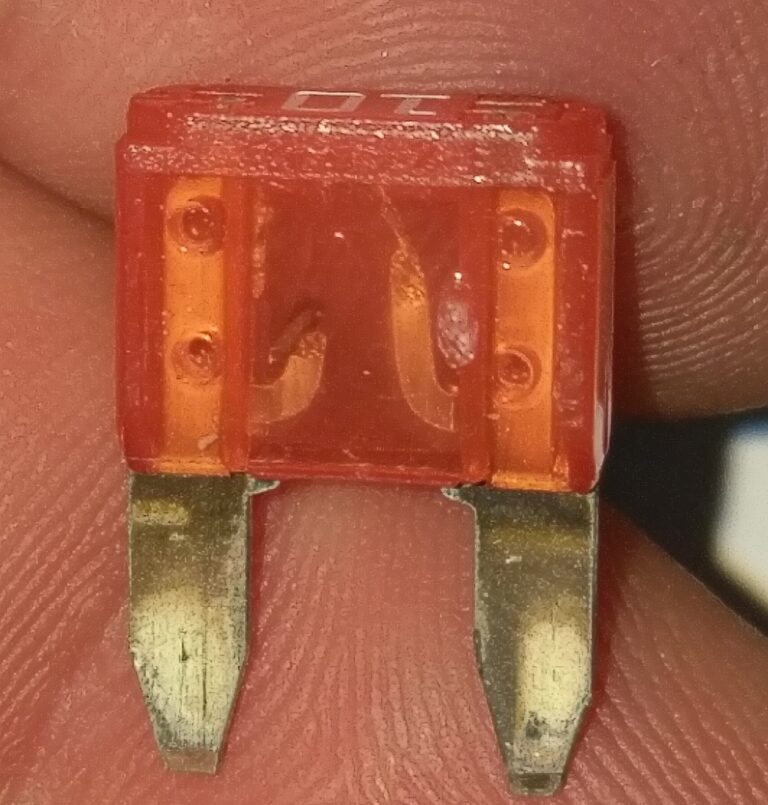 ODB2 Code Reader Not Scanning for Codes on your 5thgen Nissan Maxima (Check this 10AMP Fuse First)