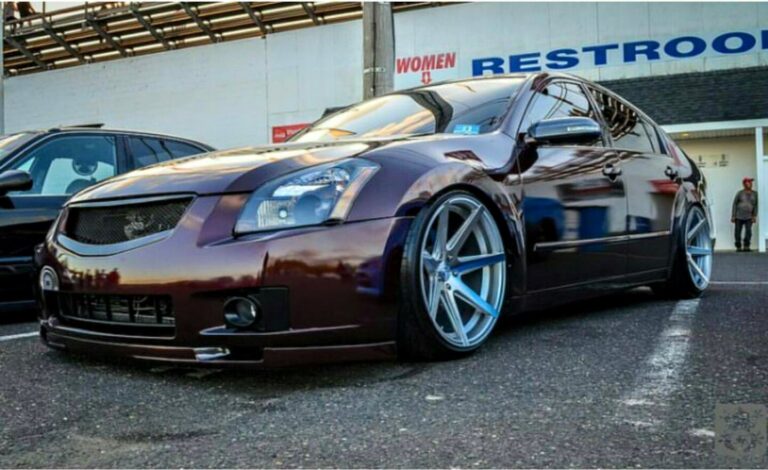 Ramon’s 2004 6thgen Nissan Maxima on Rohana RC7 Wheels (20×11 +28 Offset)