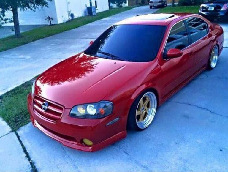 Gansham Ganesh’s 2002 Custom Red VQ35DE 6-Speed 5thgen Nissan Maxima