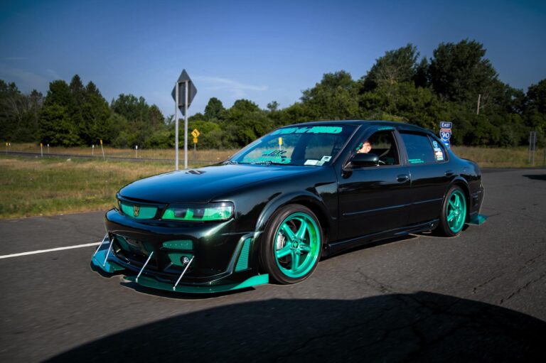 Rodney’s 1998 Custom Modded 5-Speed 4thgen Nissan Maxima