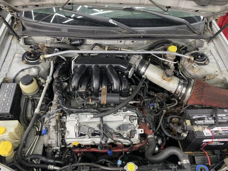 Jonathan’s 2003 Gen3 VQ35DE 6-Speed 5thgen Nissan Maxima
