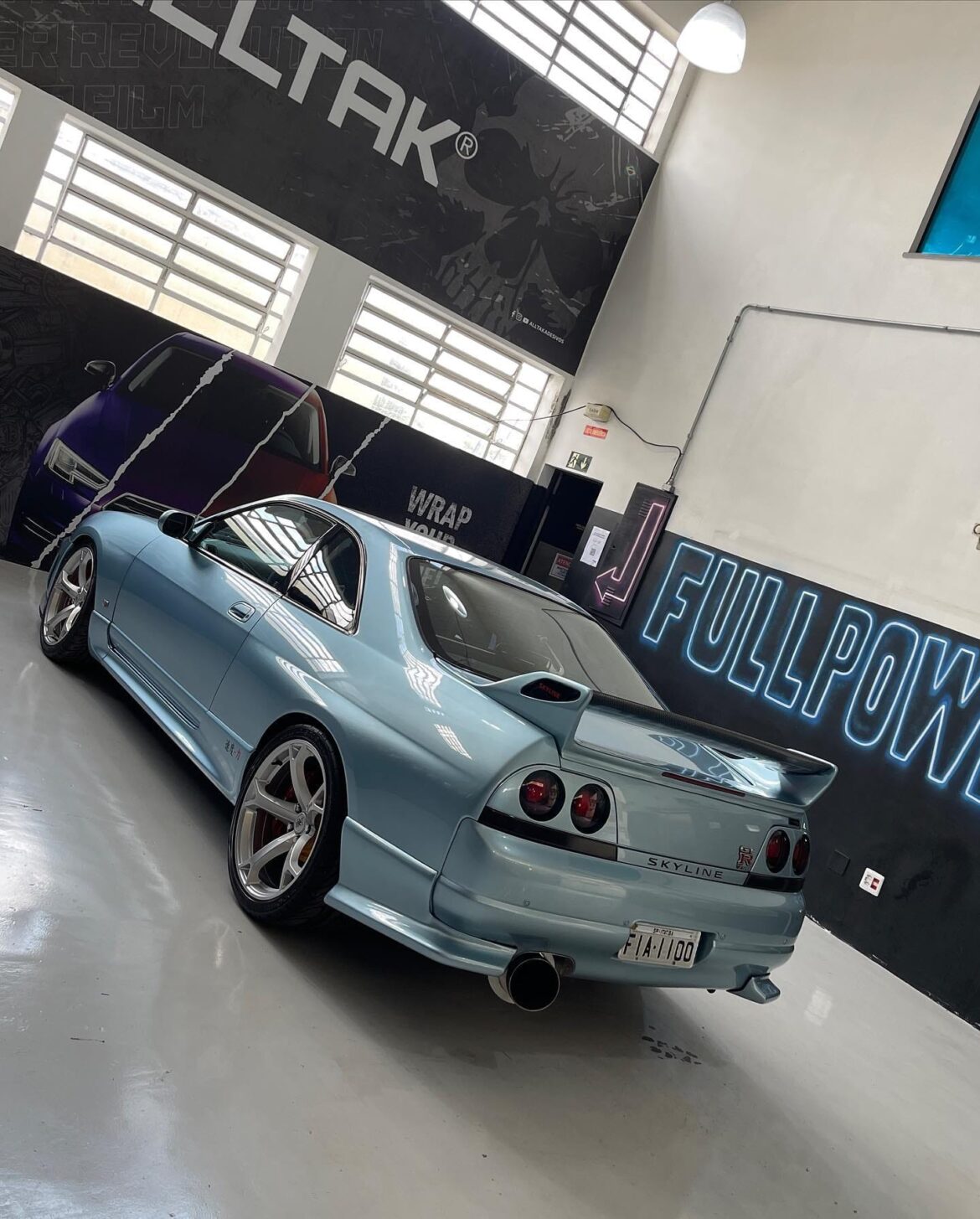 Nissan Skyline R33 GTR with 370z Wheels