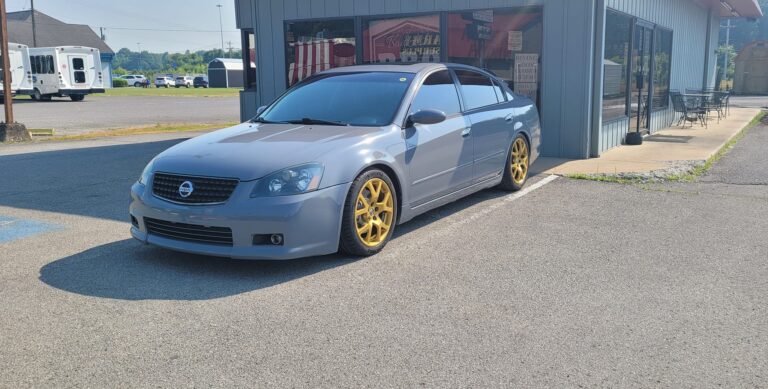 2005 Nardo Grey 6-Speed Nissan Altima SE-R