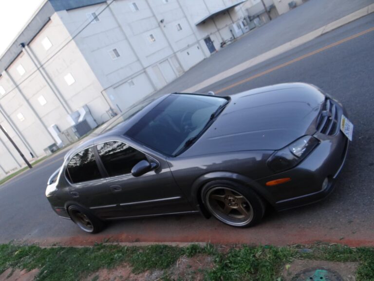 Michael Beard’s VQ30DE 5-Speed AE 2001 5thgen Nissan Maxima